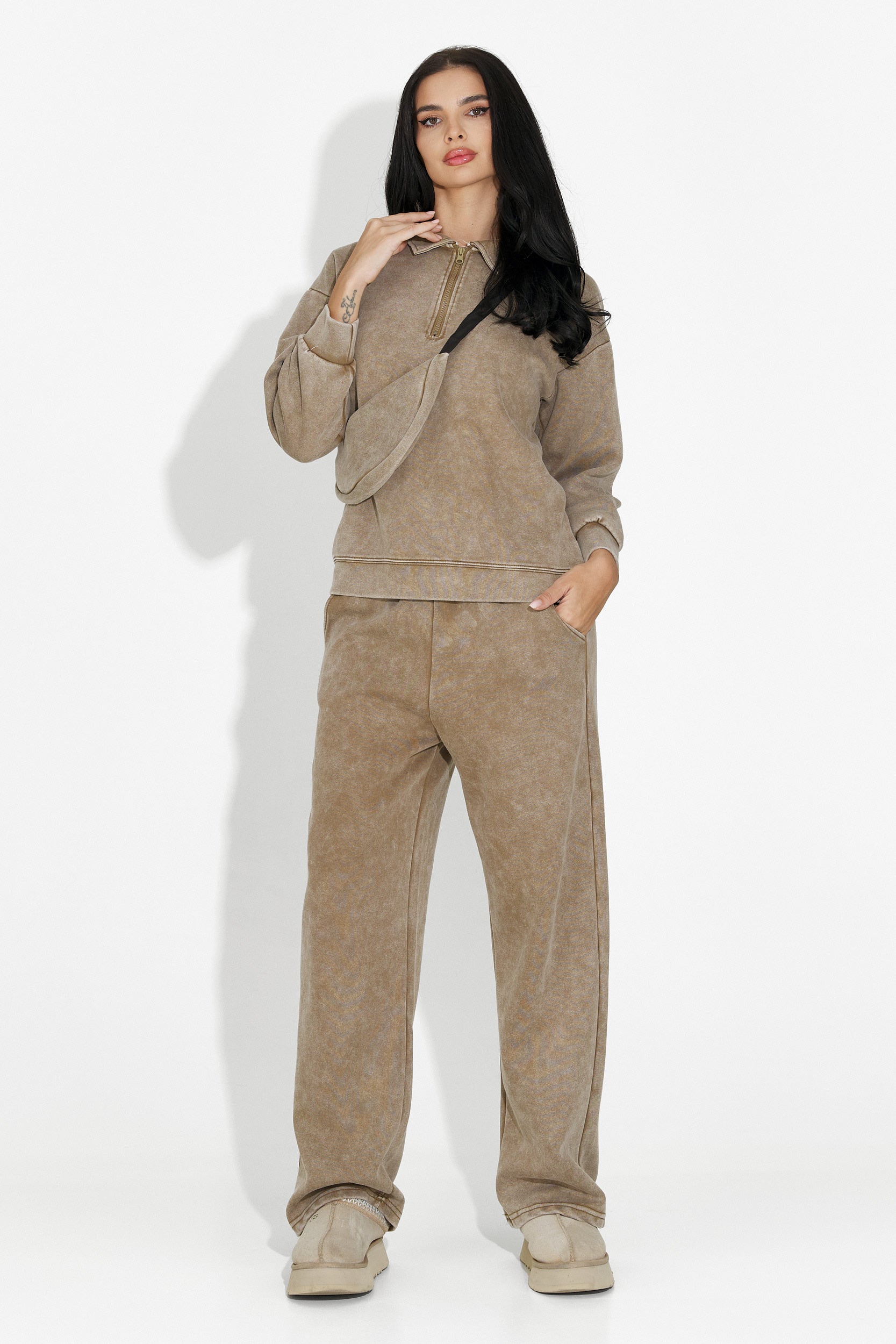 Laza barna Dionea Bogas női edzőruha