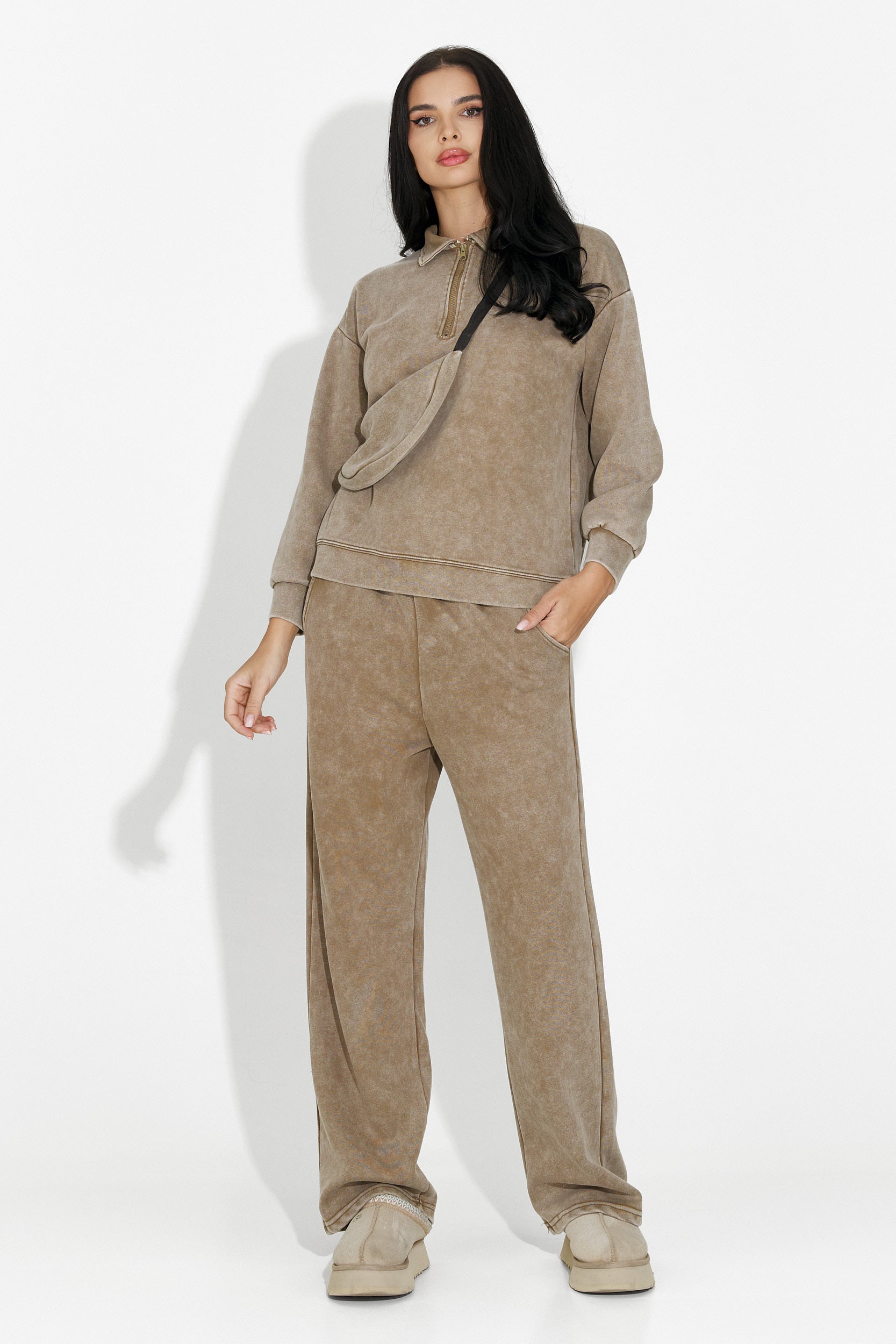 Laza barna Dionea Bogas női edzőruha