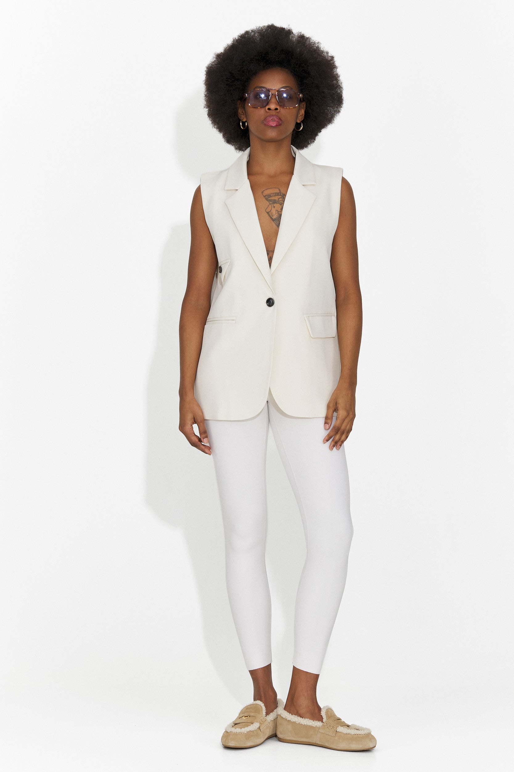 Elegáns krém színű hölgyi mellény Angila Bogastól