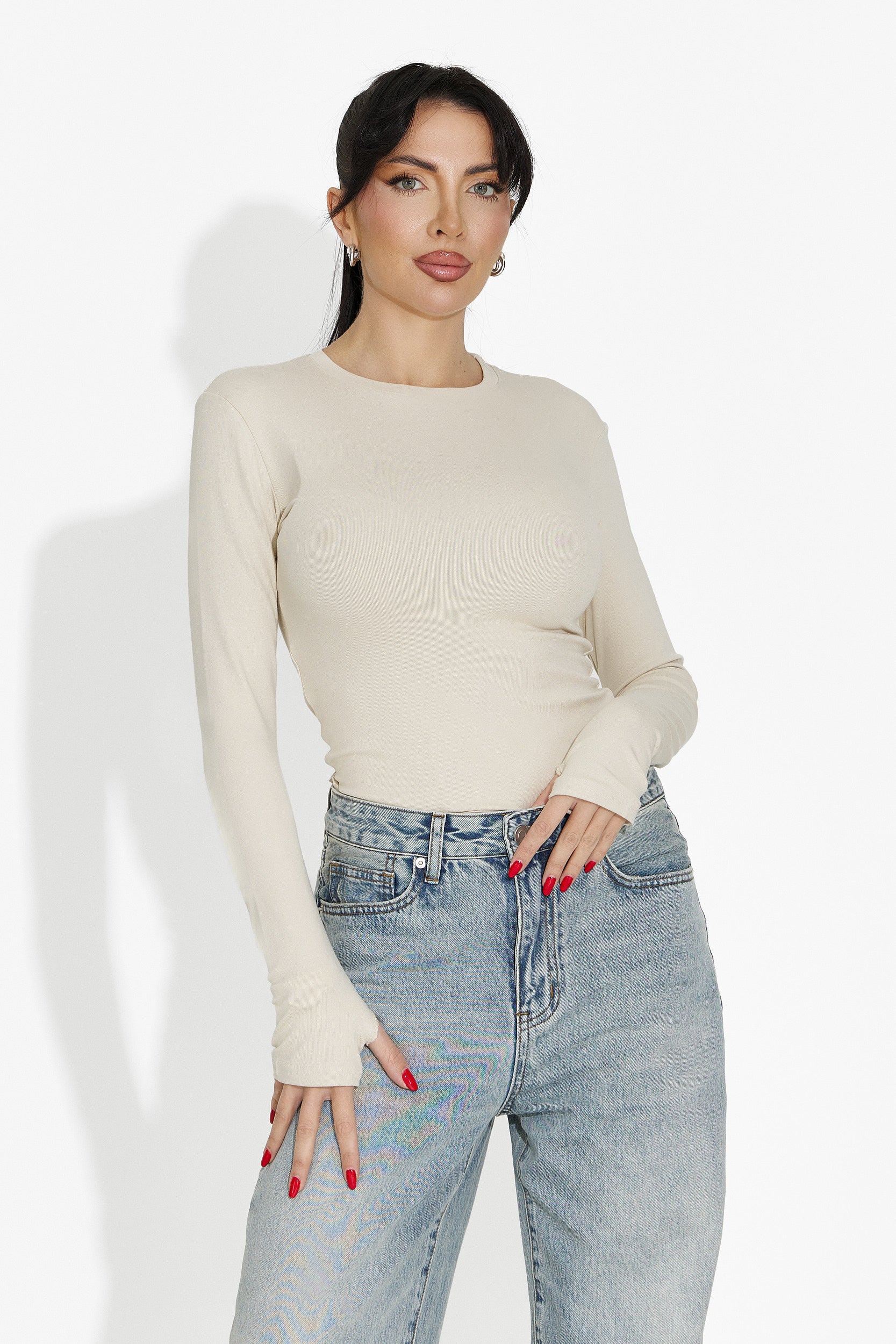 Női alkalmi bézs blúz Kisena bogas