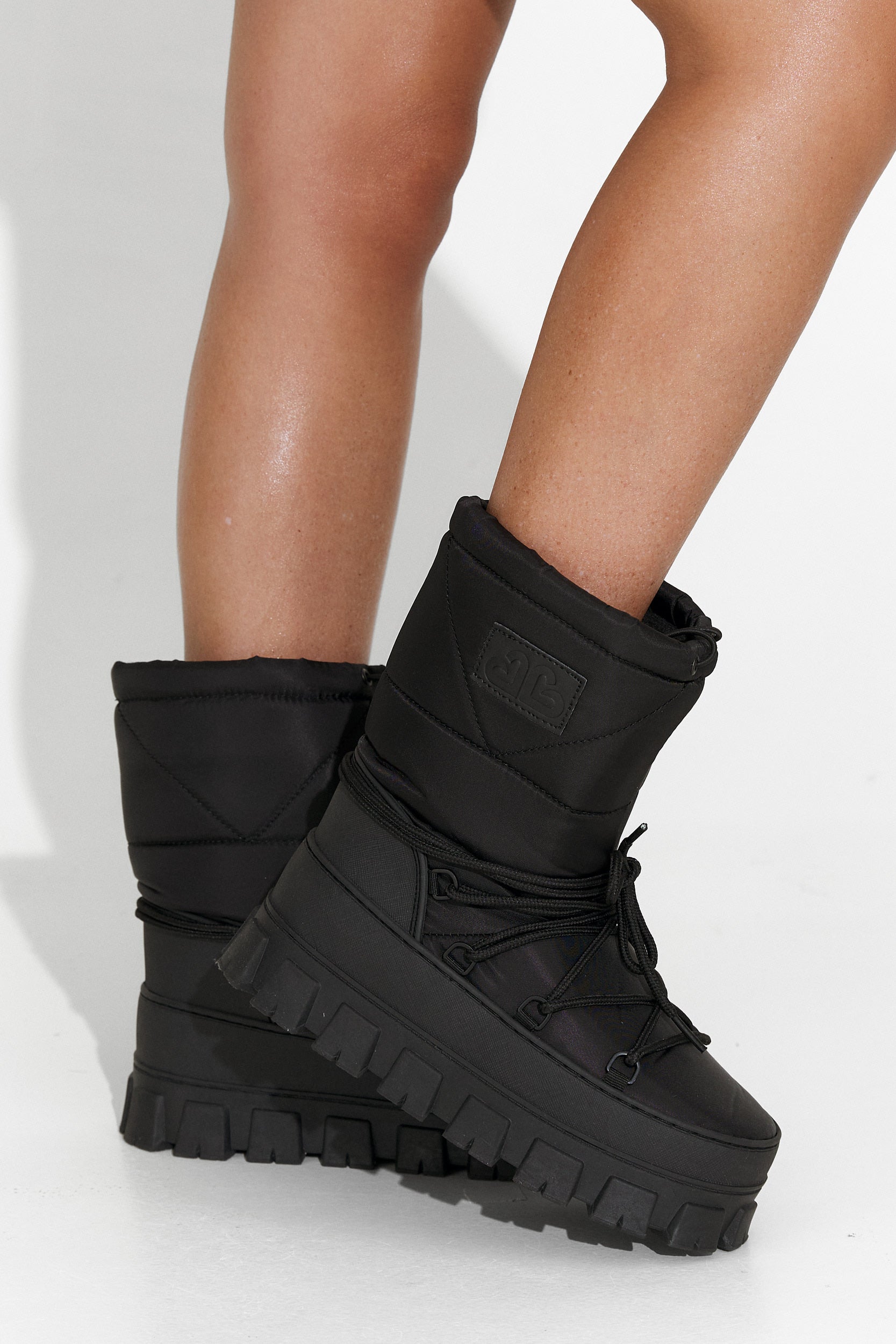 Női csizma fekete Vanesia Bogas