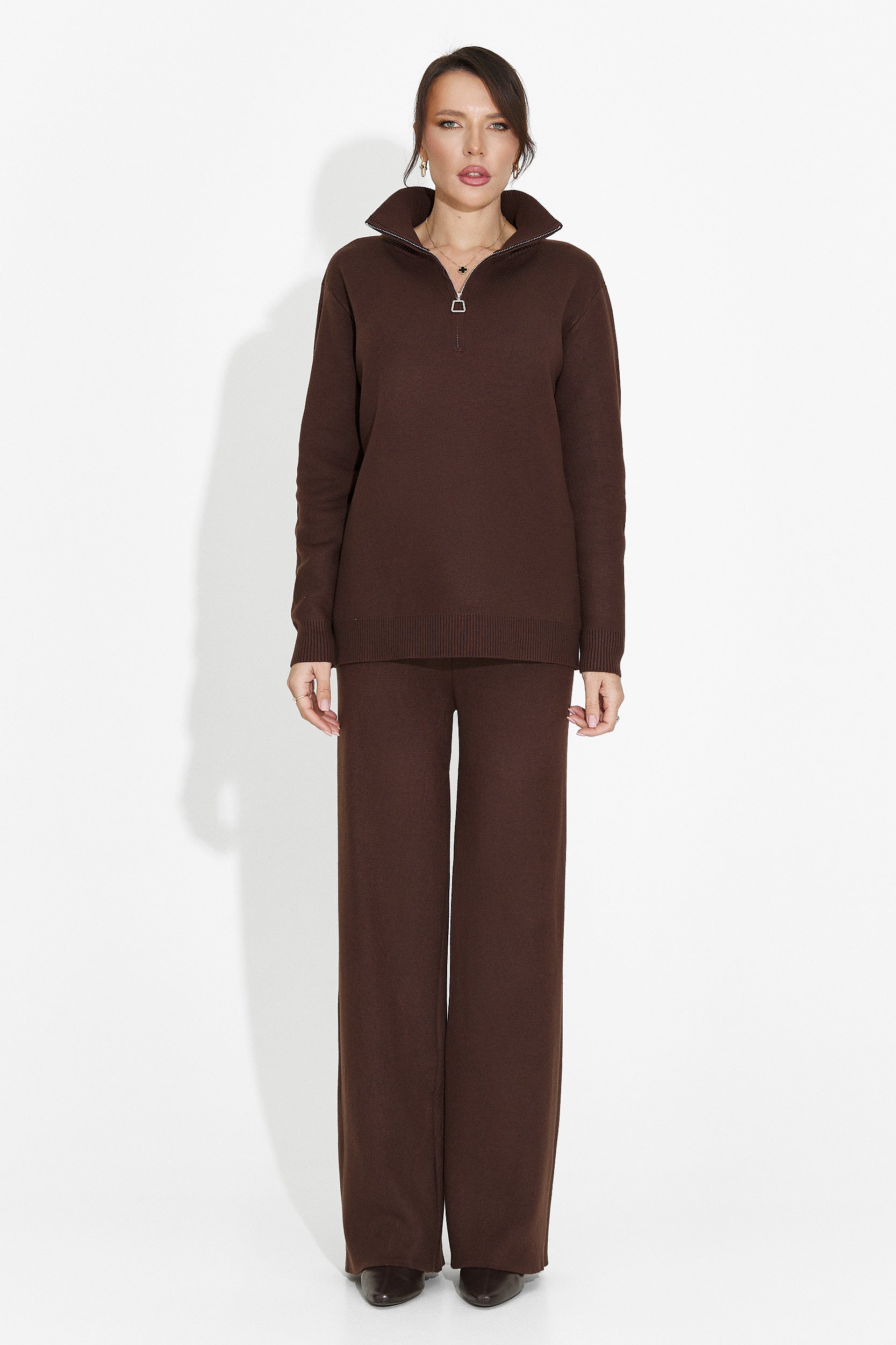 Barna nadrágos szett Lebrisa Bogas