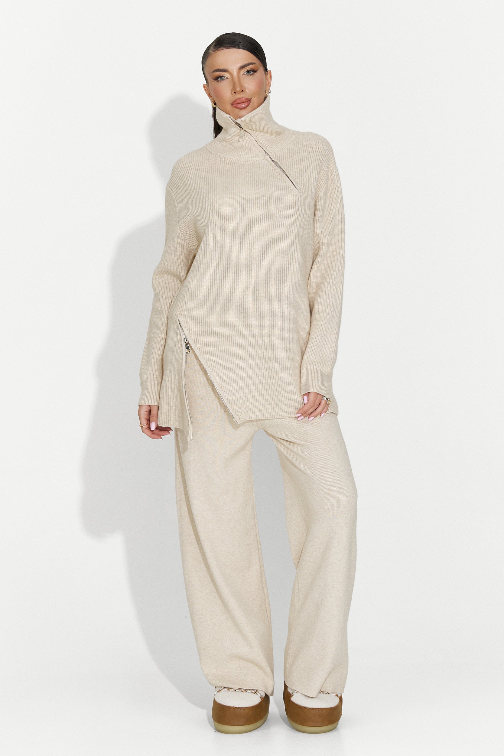 Arliena Bogas alkalmi bézs női öltöny