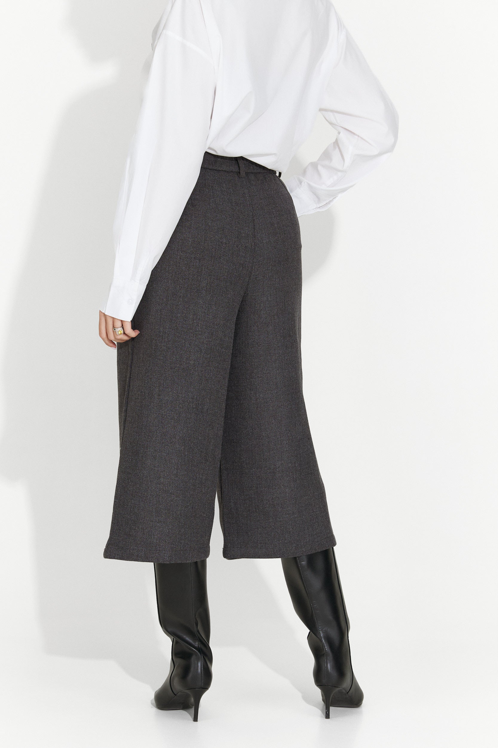 Astonia Bogas női öltöny nadrággal + zakóval + szürke nyakkendő