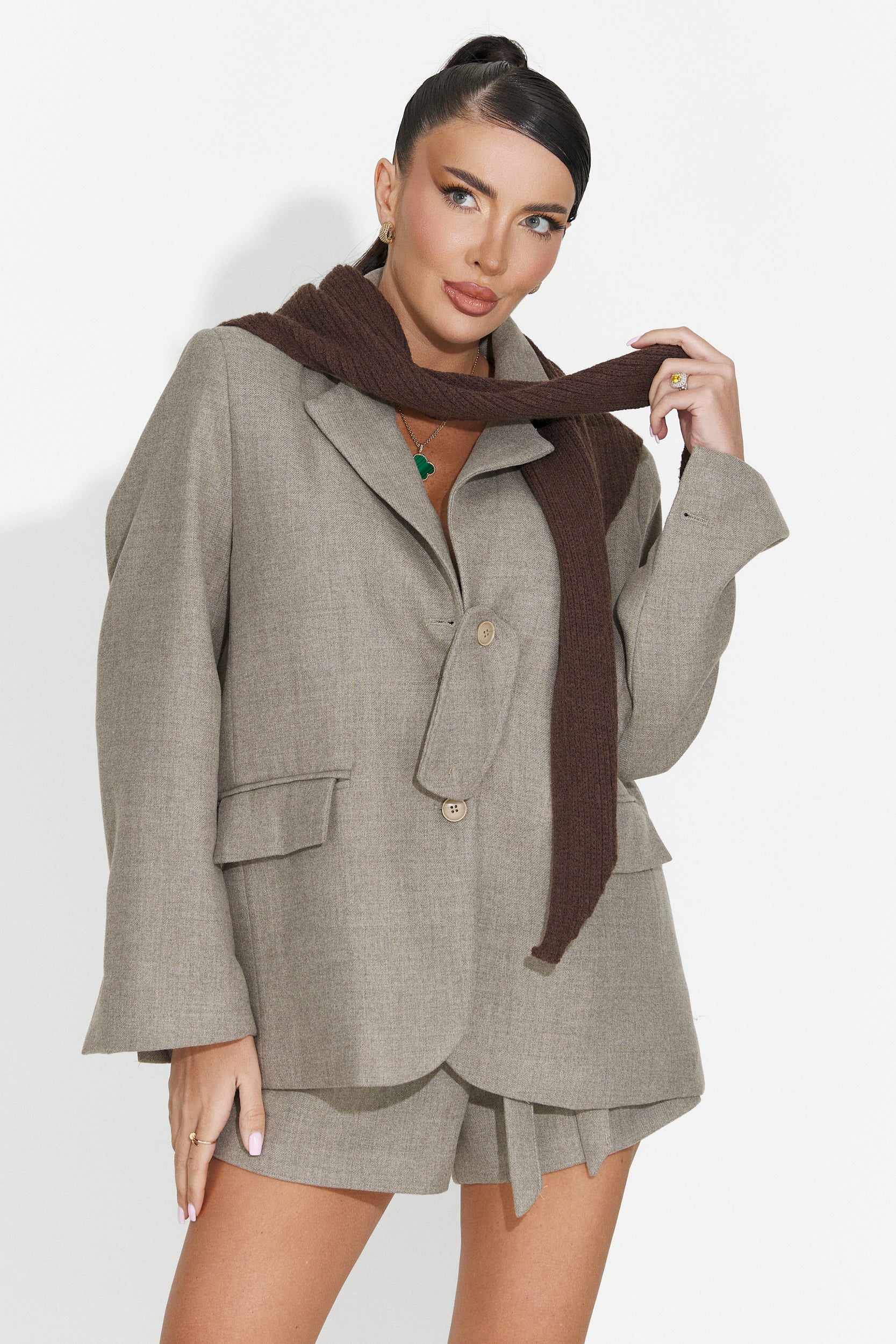 Jyna Bogas Női Kosztüm Kabát + Bézs Rövidnadrág