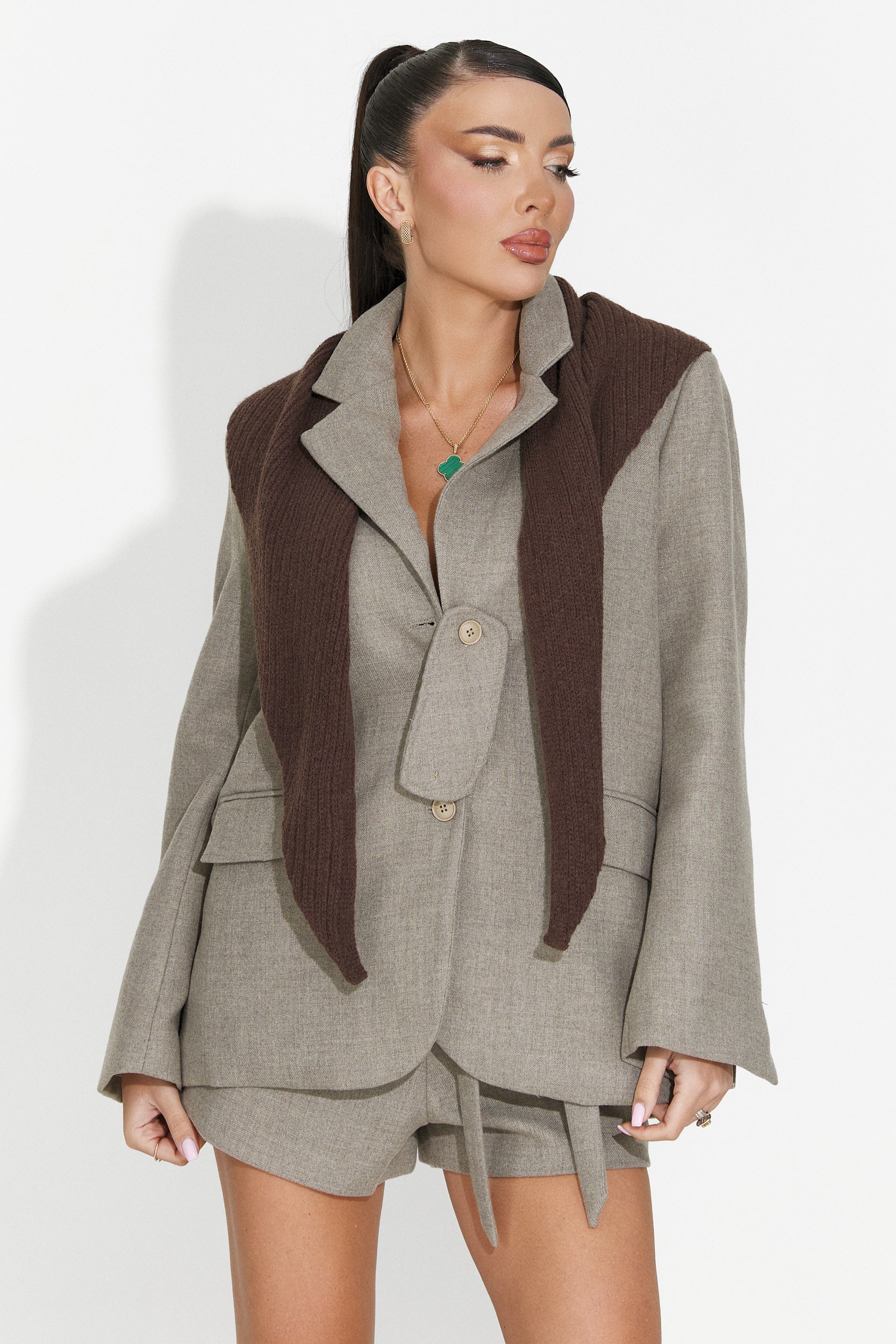 Jyna Bogas Női Kosztüm Kabát + Bézs Rövidnadrág