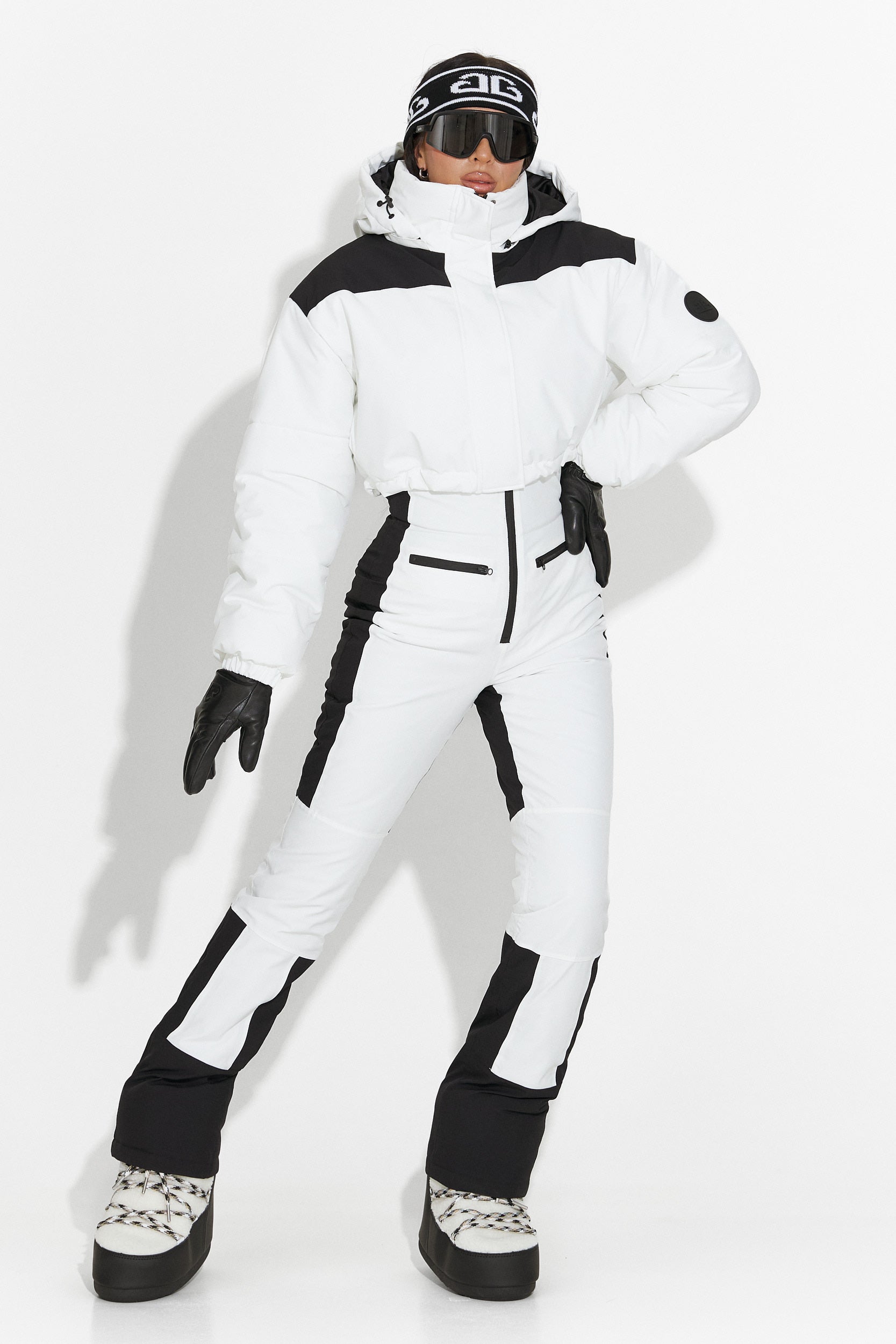 Fehér, hétköznapi síruha Camelay Bogas