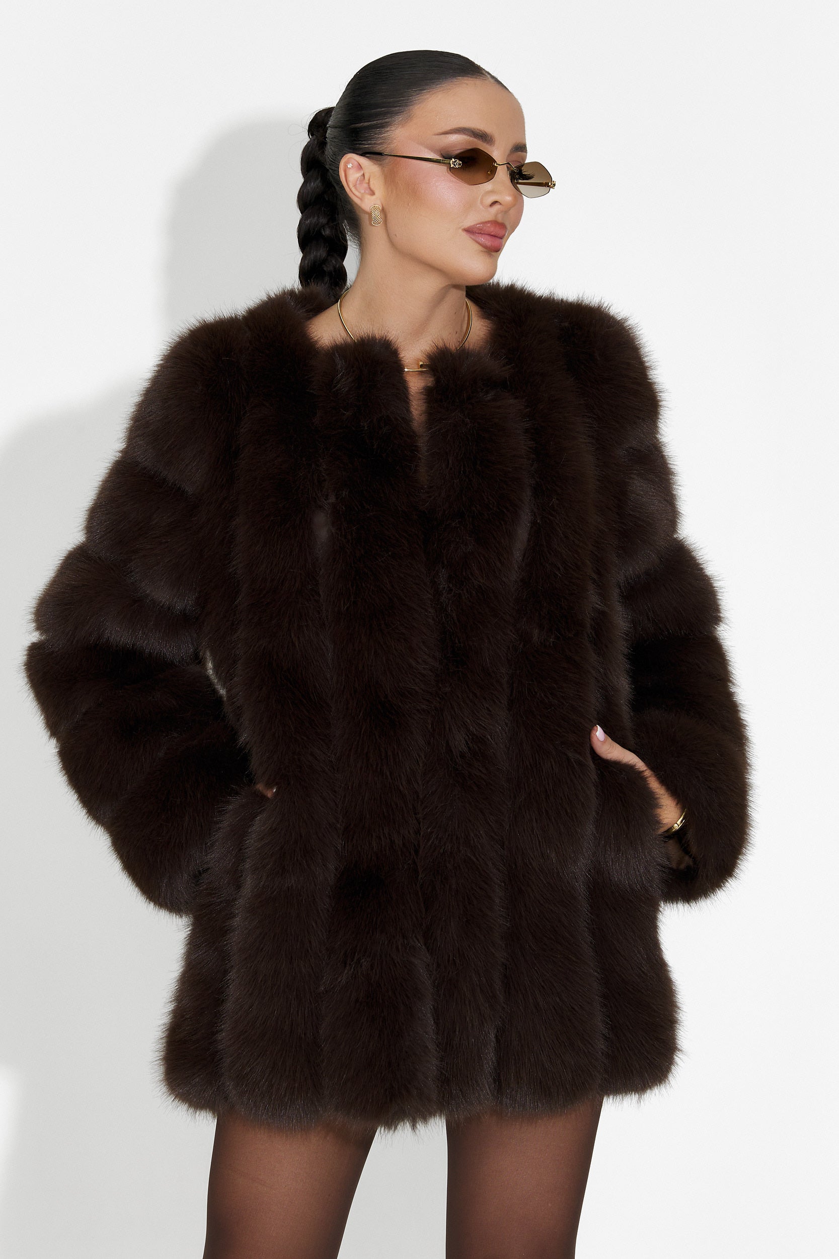 Jameia Bogas barna szőrmekabátja
