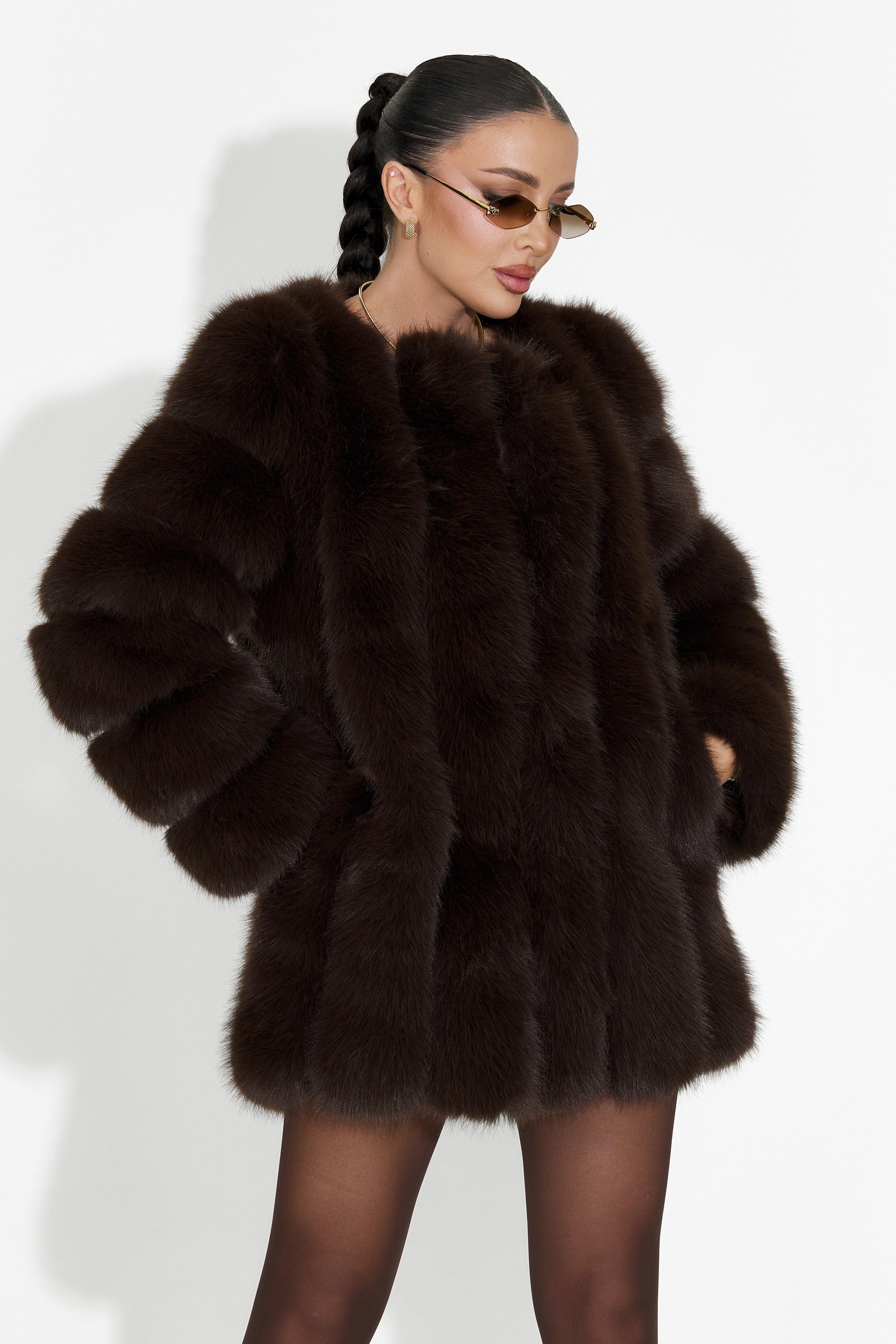 Jameia Bogas barna szőrmekabátja