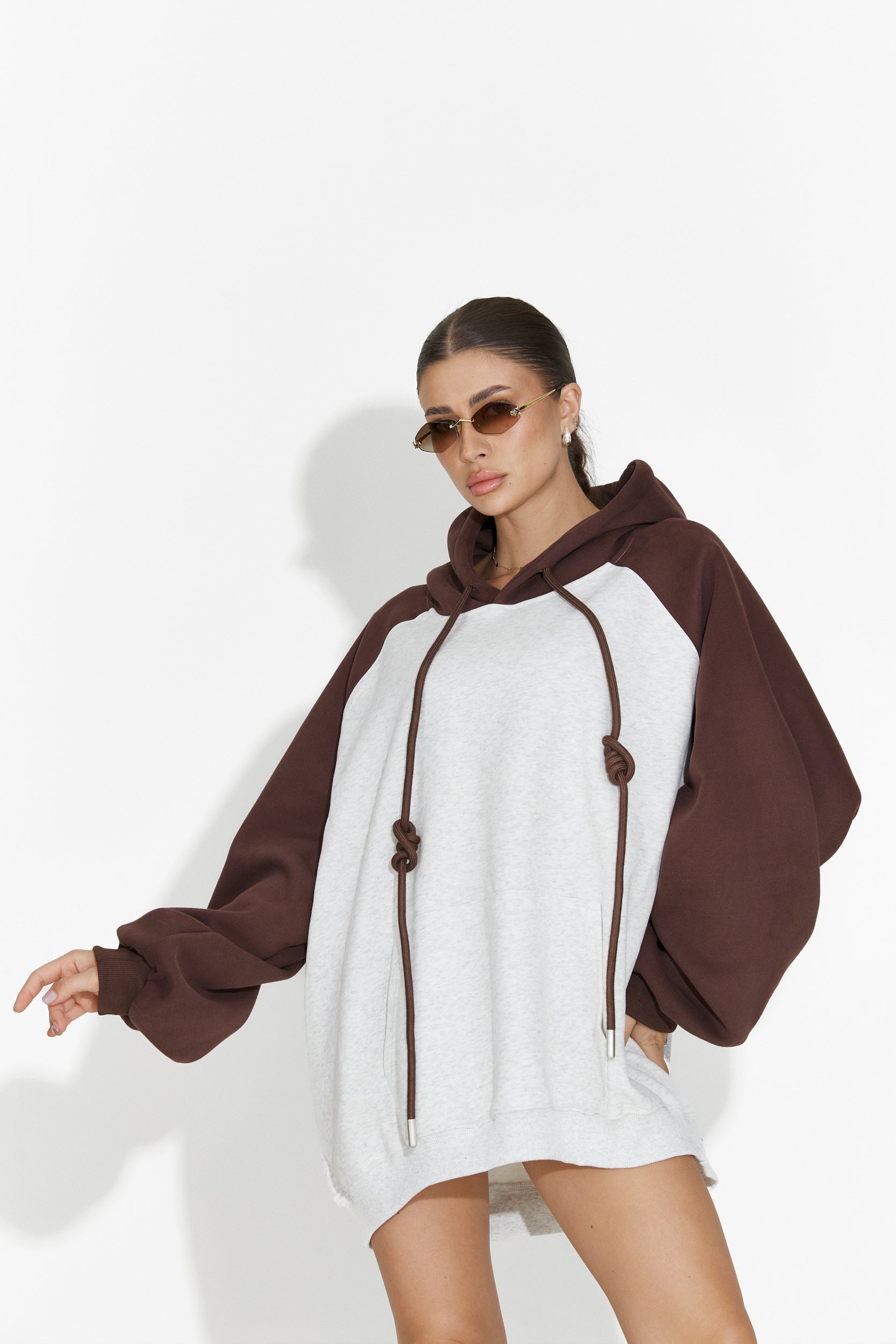 Laza barna női kapucnis pulóver Tavric Bogas