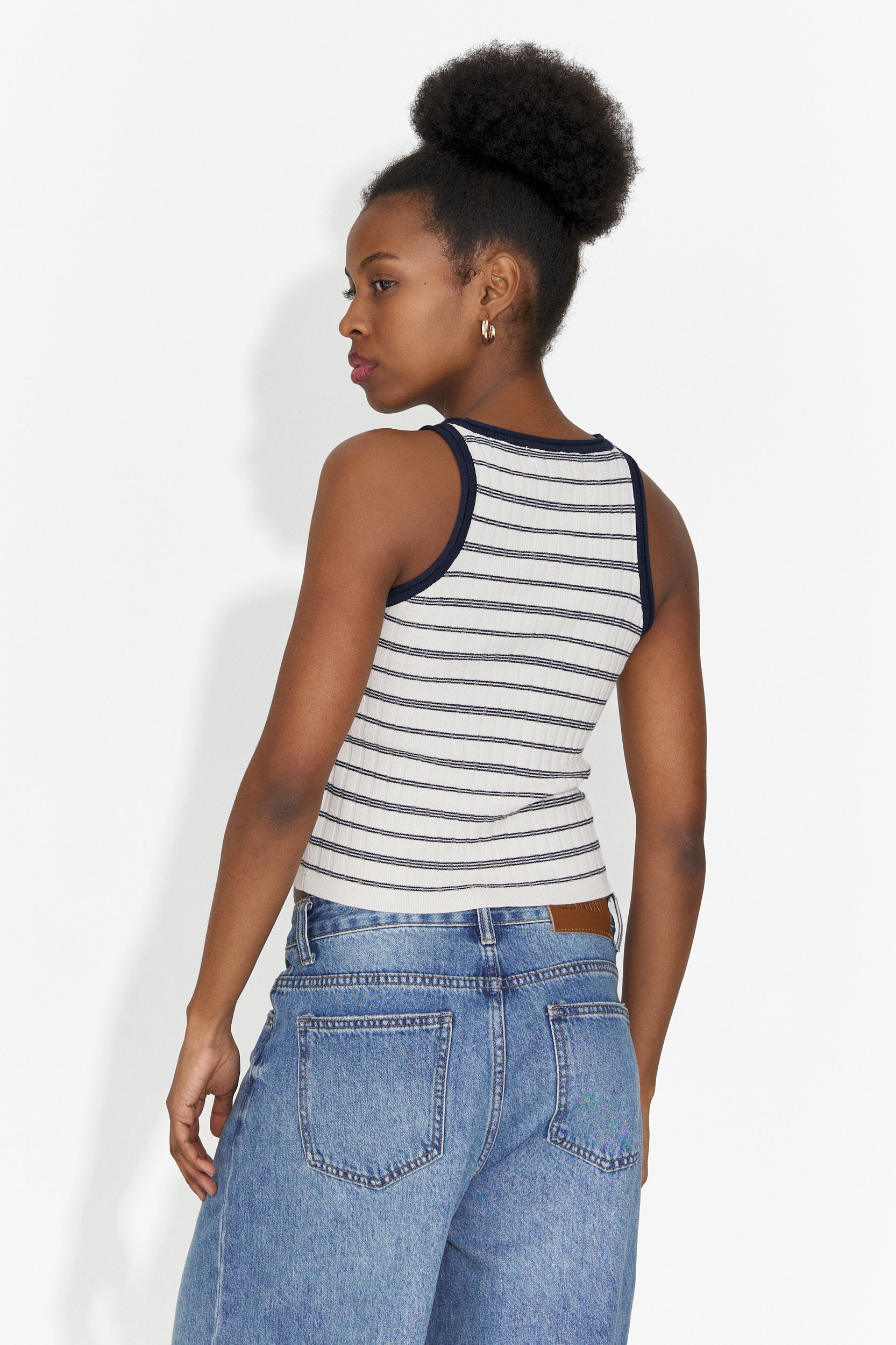 Női fehér trikó Elyza Bogas