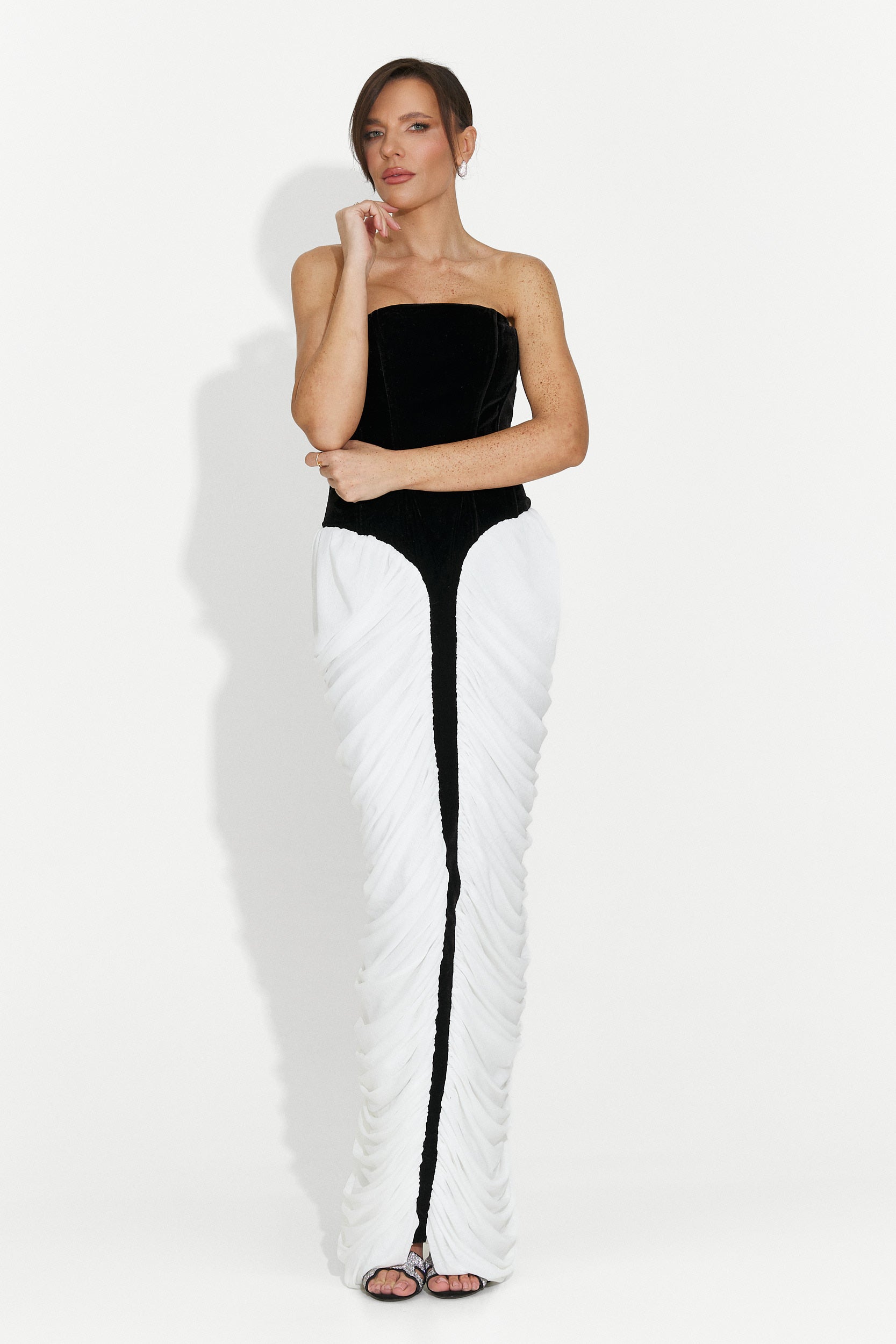 Hosszú női ruha fekete-fehér York Bogas