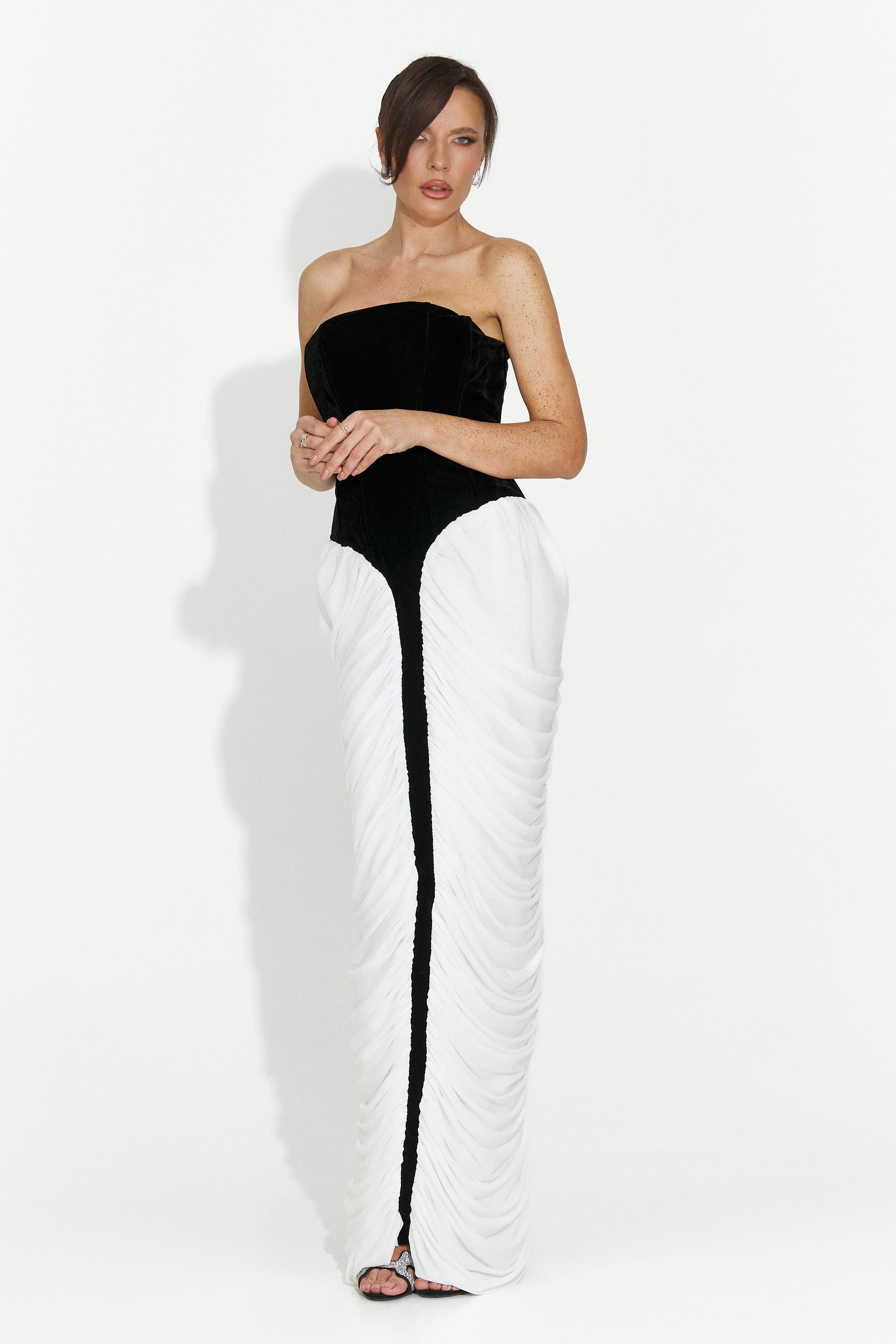 Hosszú női ruha fekete-fehér York Bogas