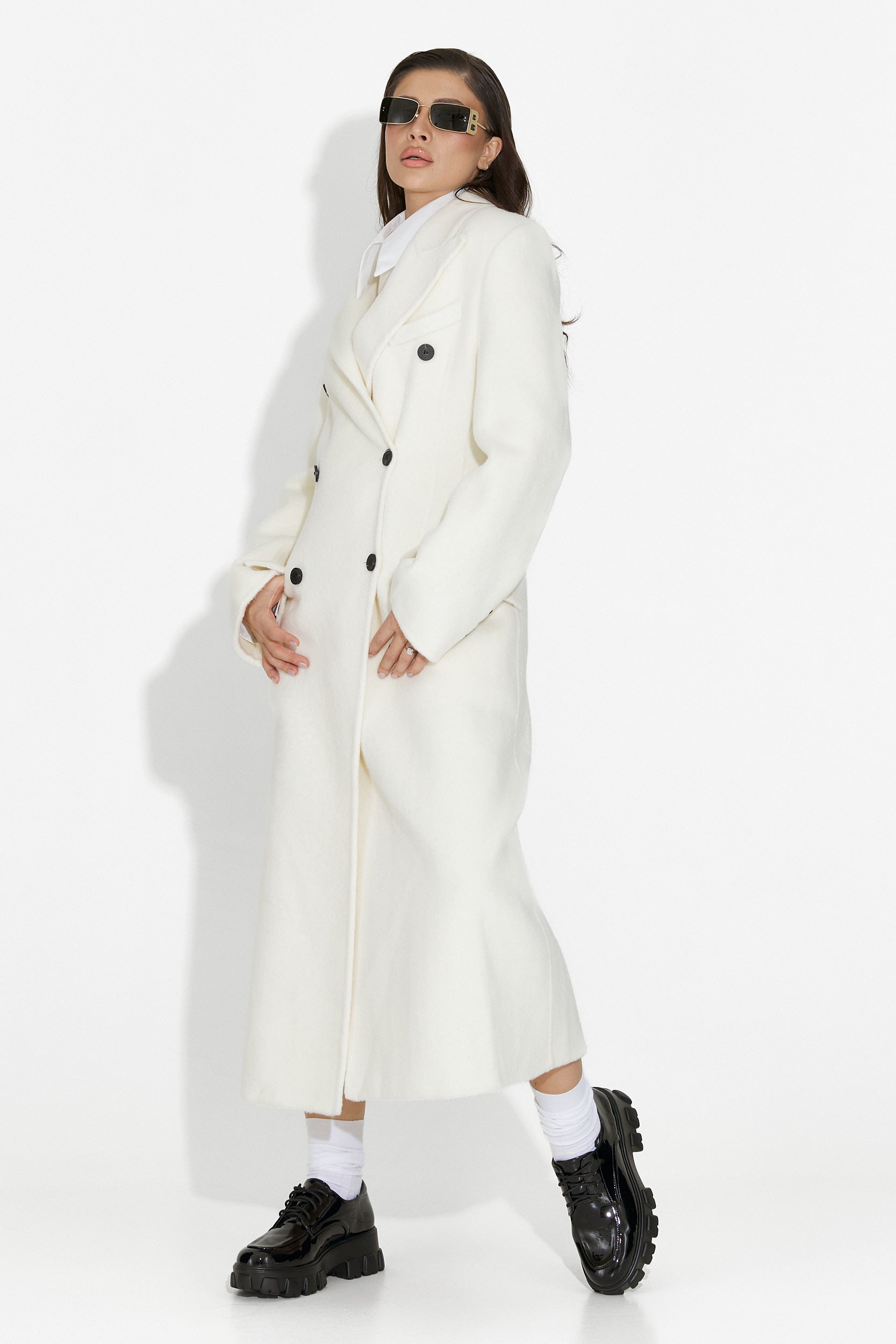 Elegáns bézs Savira Bogas hölgyek kabátja