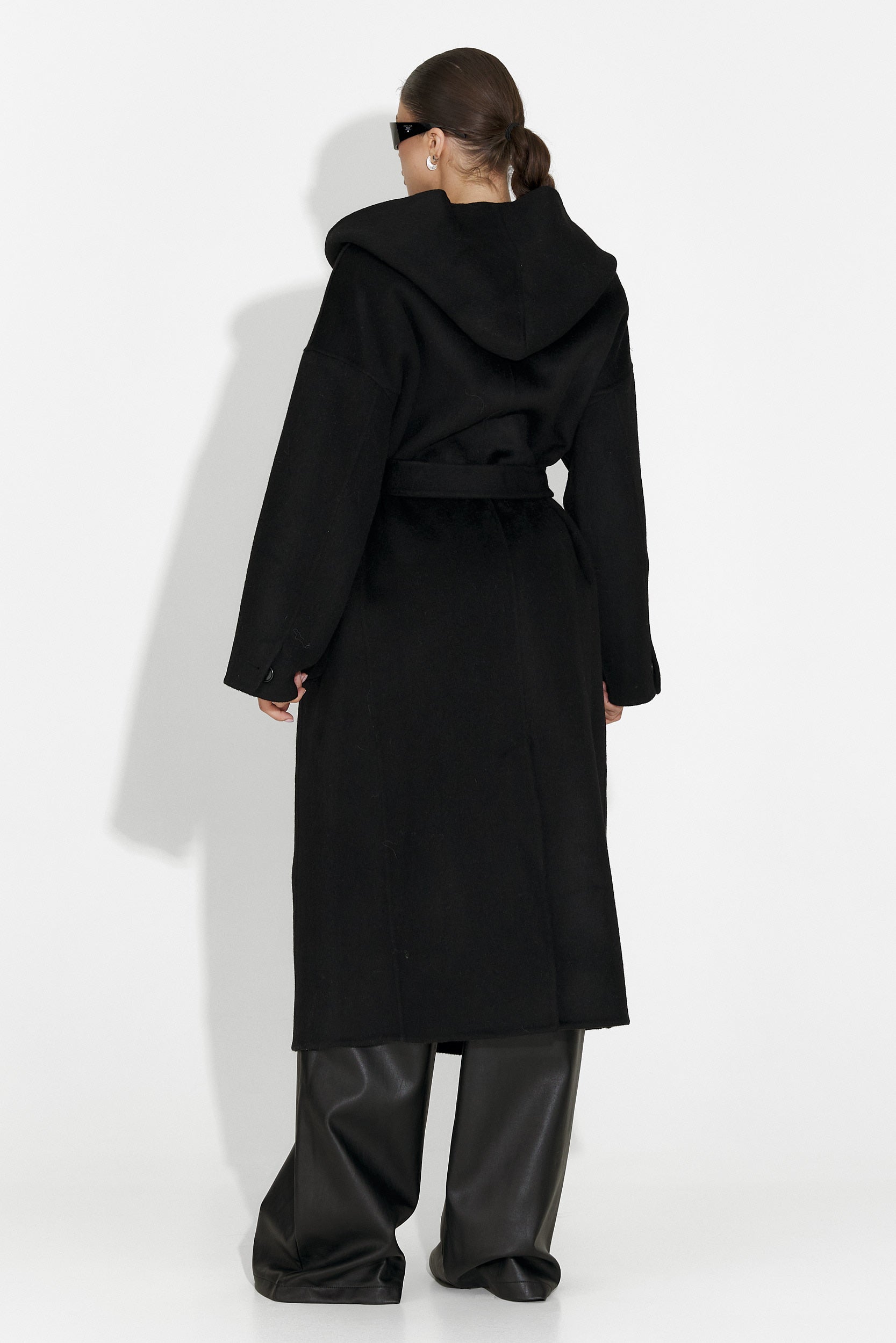 Elegáns fekete női kabát Carivana Bogas