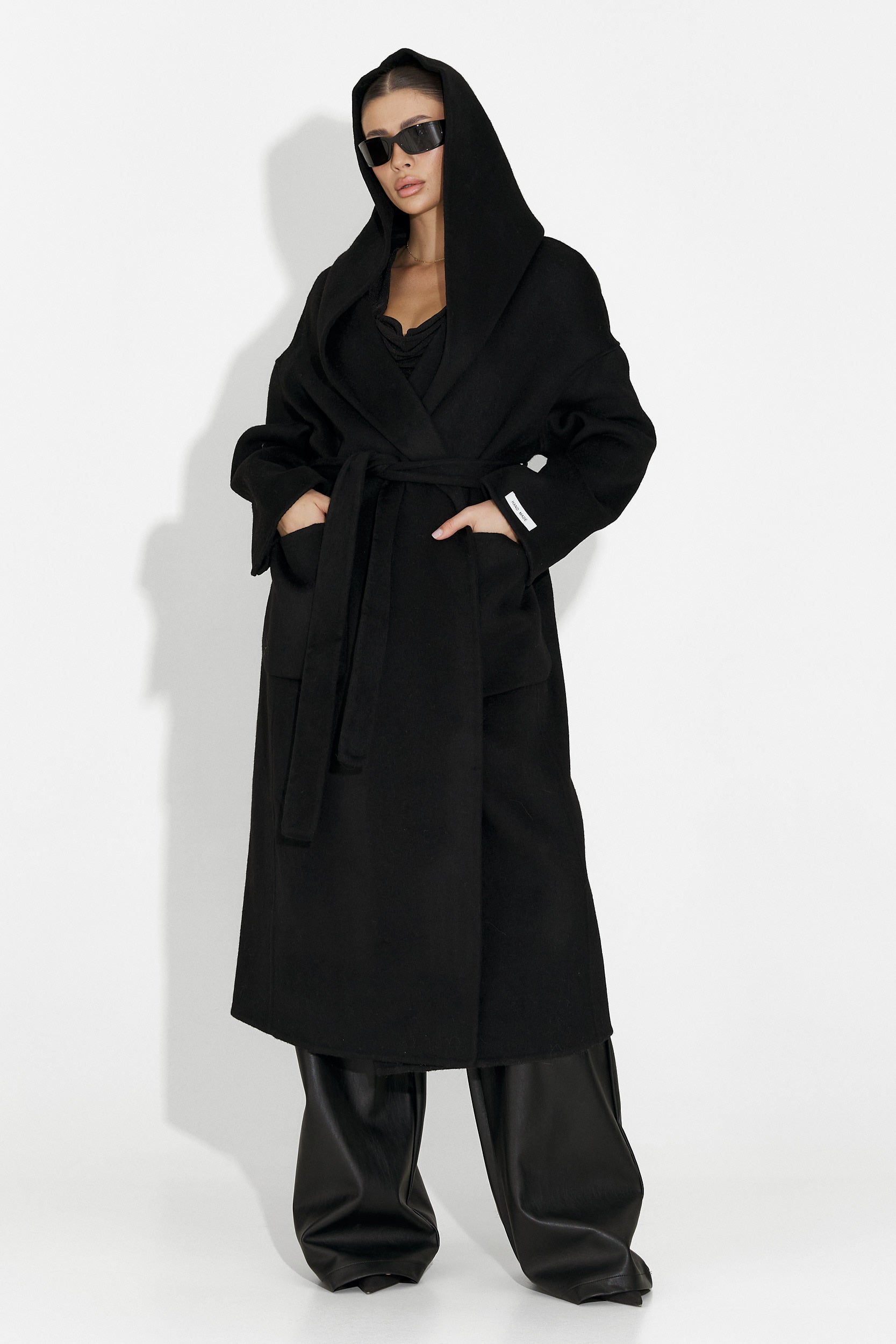 Elegáns fekete női kabát Carivana Bogas