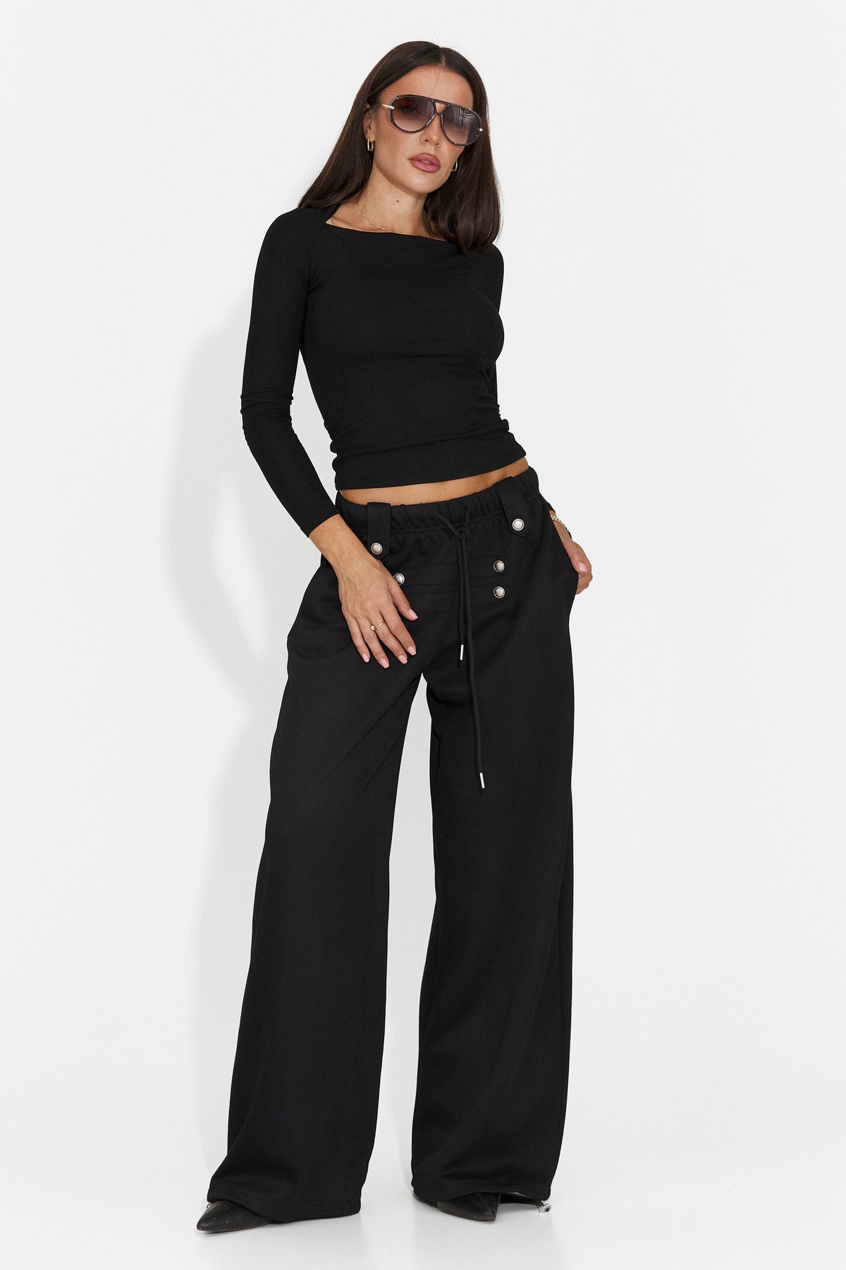 Pantaloni casual negri Valadzora Bogas