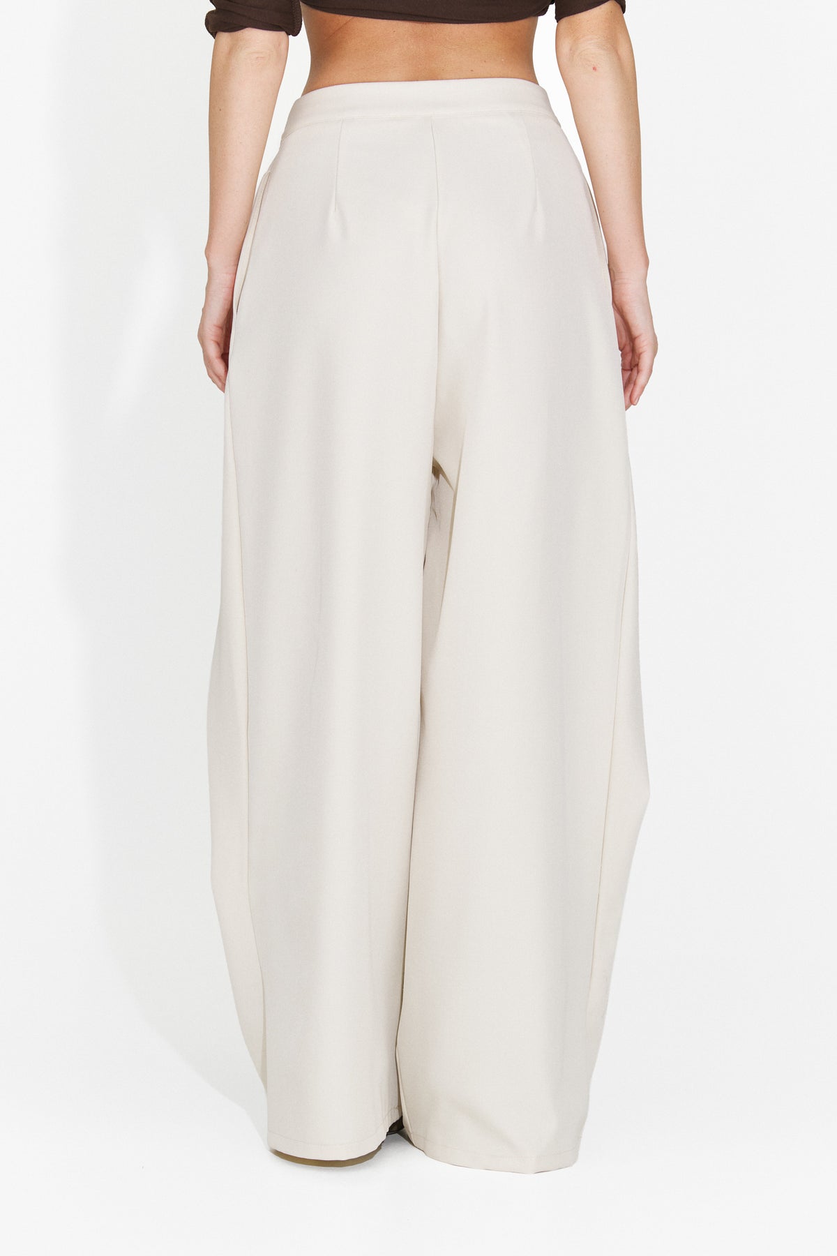 Pantaloni eleganti crem Veliritara Bogas