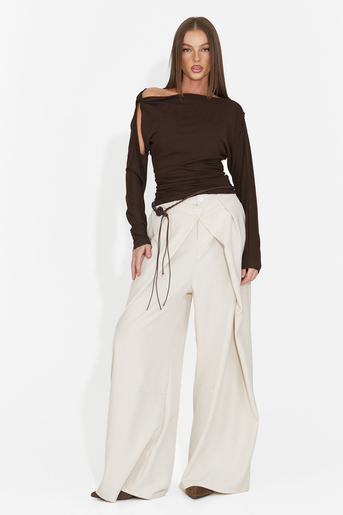 Pantaloni eleganti crem Veliritara Bogas