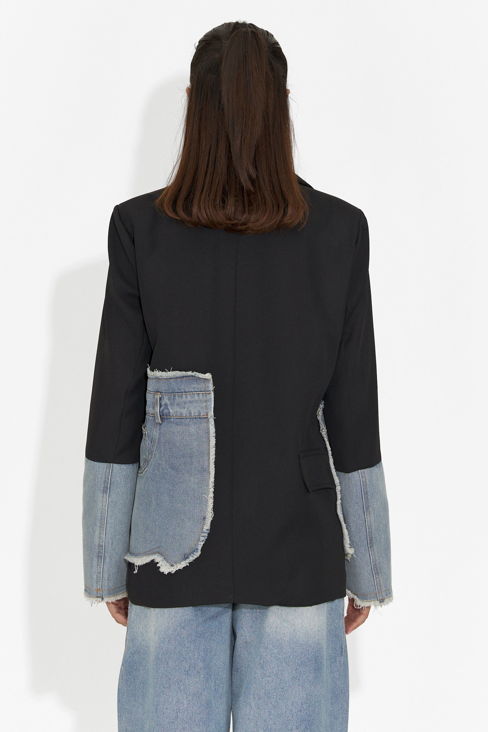 Elegáns fekete női blézer Rafaelia Bogas-tól