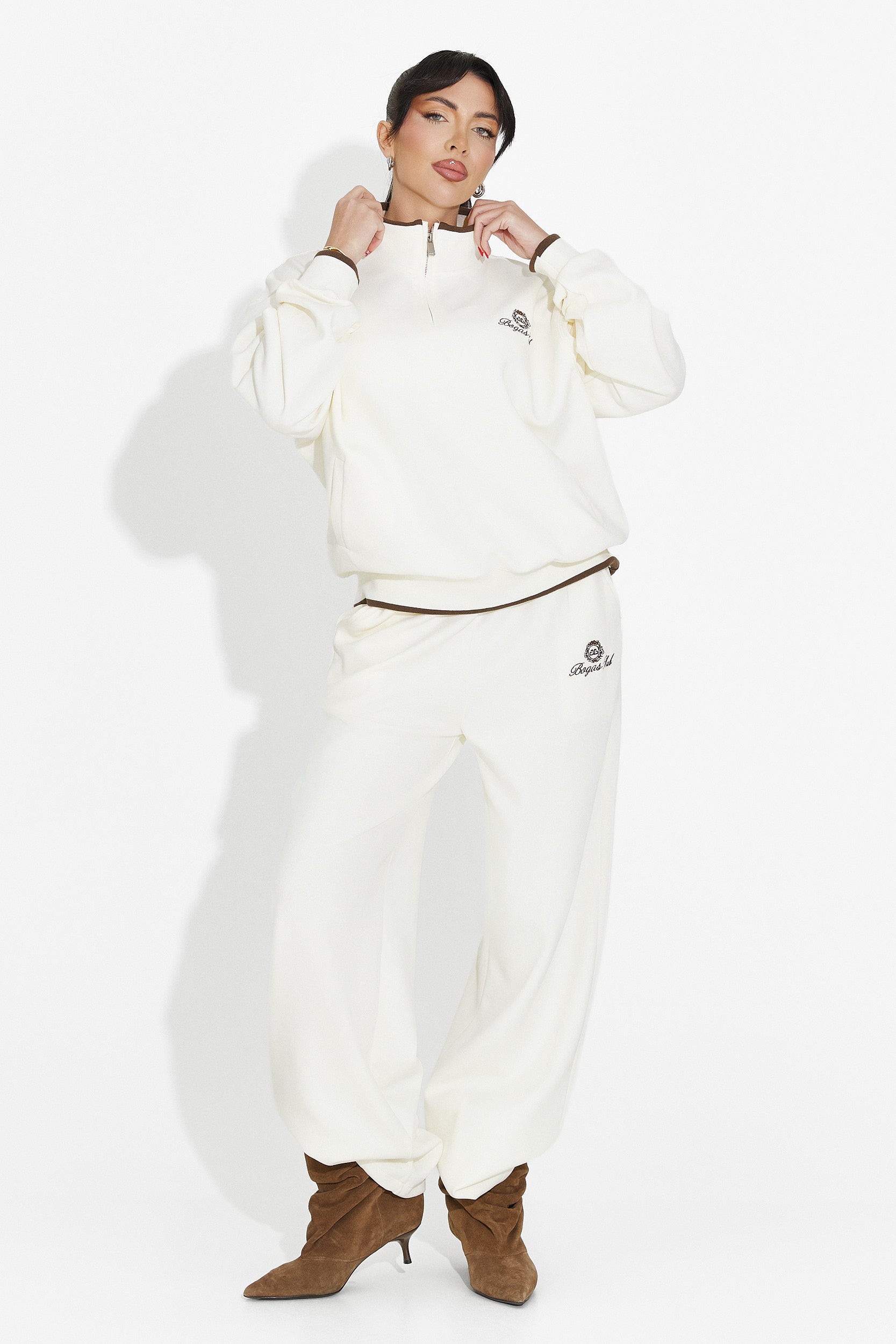 Női alkalmi bézs tréningruha Vilma Bogas