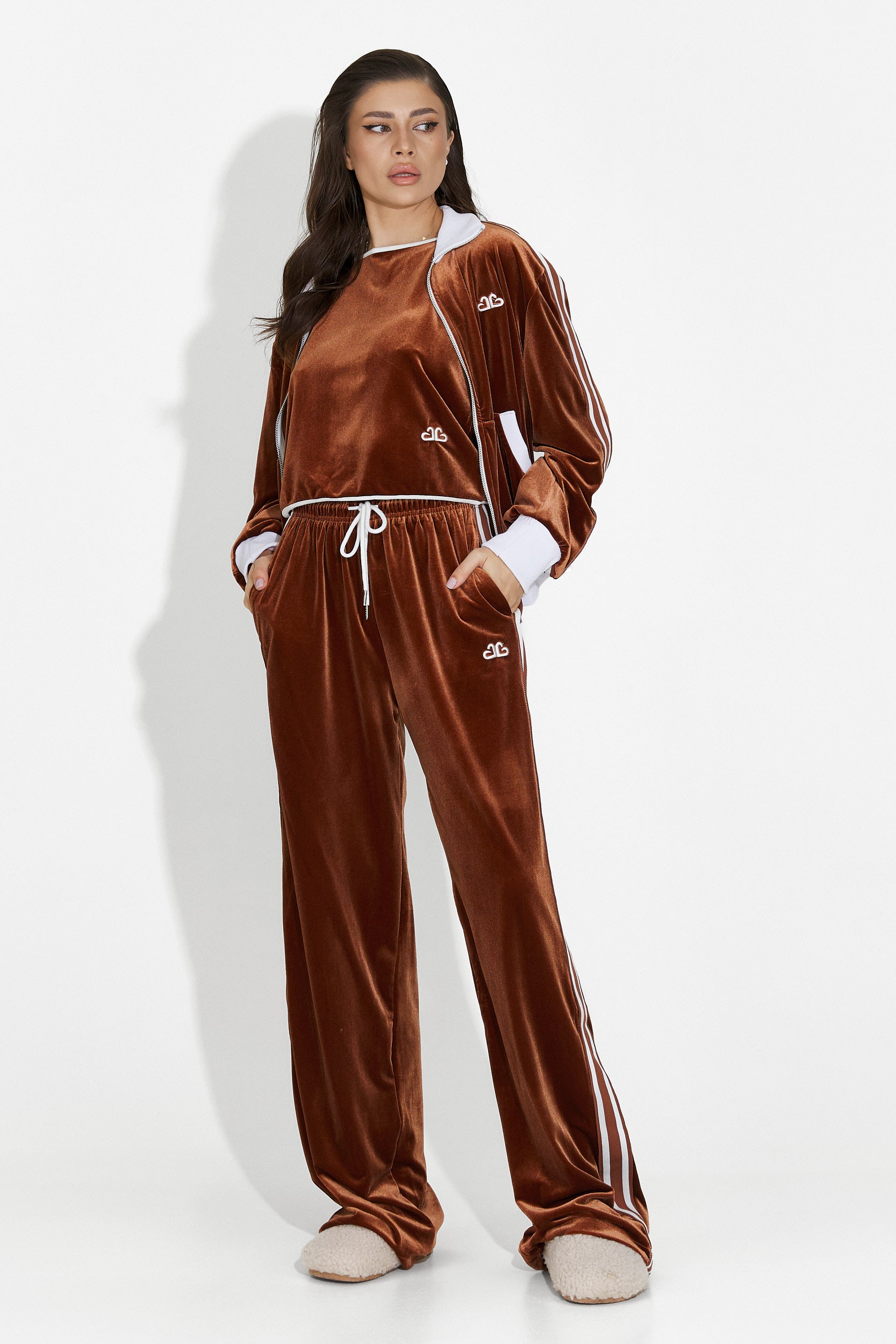 Chanela Bogas barna női edzőcipő