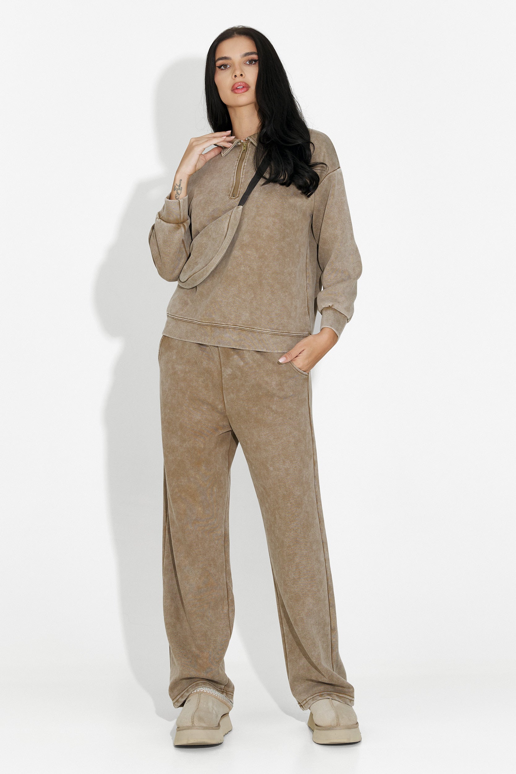 Laza barna Dionea Bogas női edzőruha