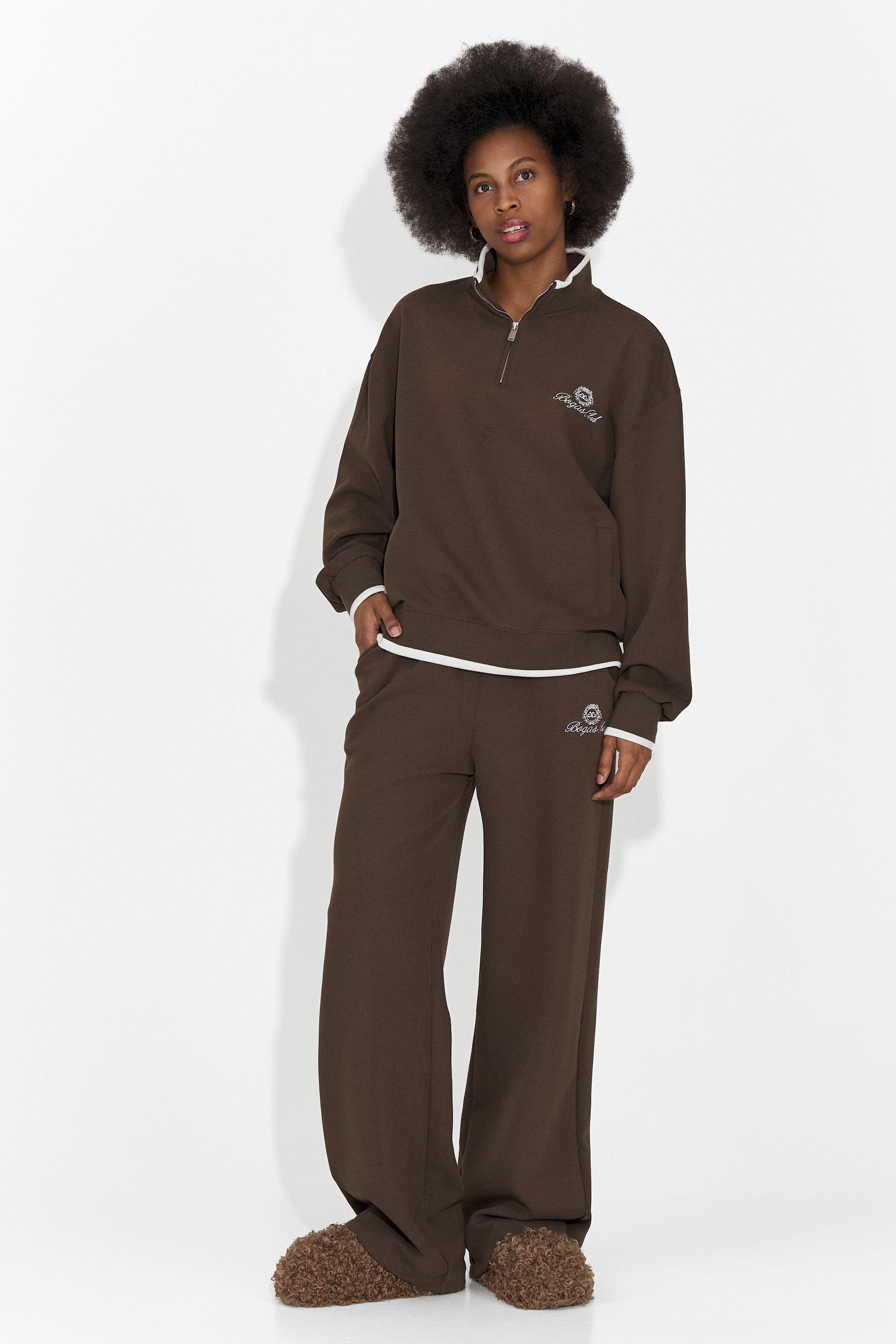 Vilma Bogas Hétköznapi Barna Női Edzés