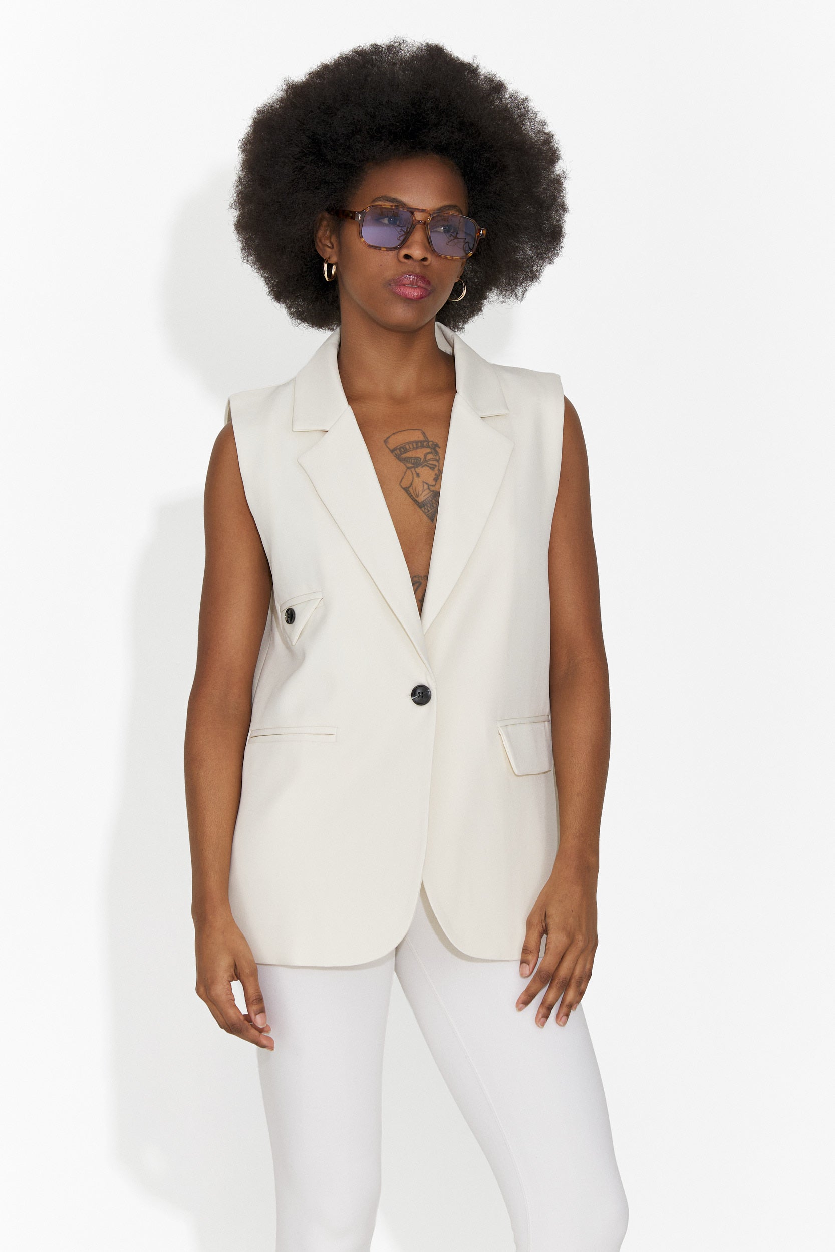 Elegáns női mellény krémszínű Angila Bogas